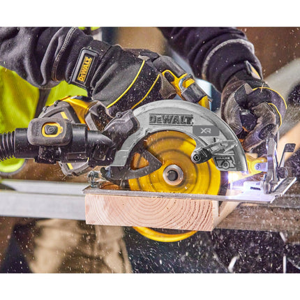 Sierra circular sin cable DeWalt DCS 573 N 18 V 190 x 30 mm sin escobillas + 1x batería powerstack 5,0 Ah - sin cargador