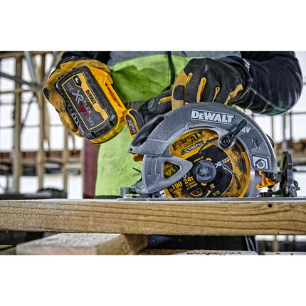 DeWALT DCS 578 T2T Akku Kreissaege 54V XR FlexVolt 190 mm Brushless 2x Akku 6 0 Ah Ladegeraet TSTAK 4 - toolbrothers