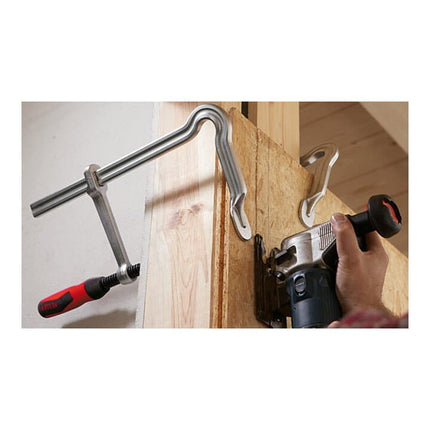 Zacisk śrubowy BESSEY OMEGA wykonany w całości ze stali Szerokość mocowania 400 mm Występ 120 mm ( 4000831475 )